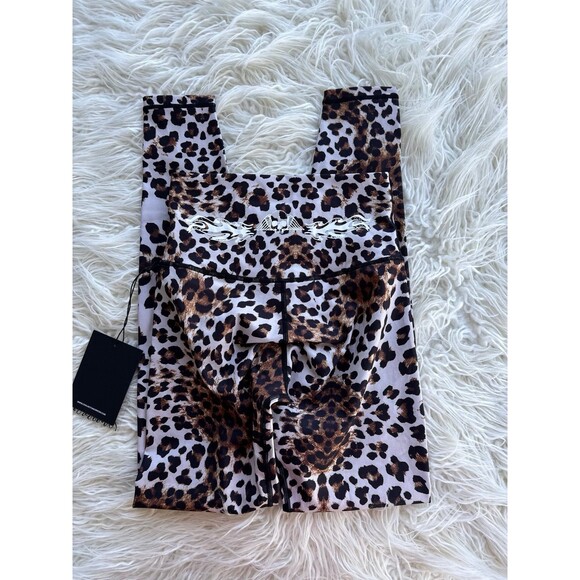 Civil Regime No Tomorrow Burning Time Sibyl Leggings
Leopard Digital Print Small - Picture 6 of 10